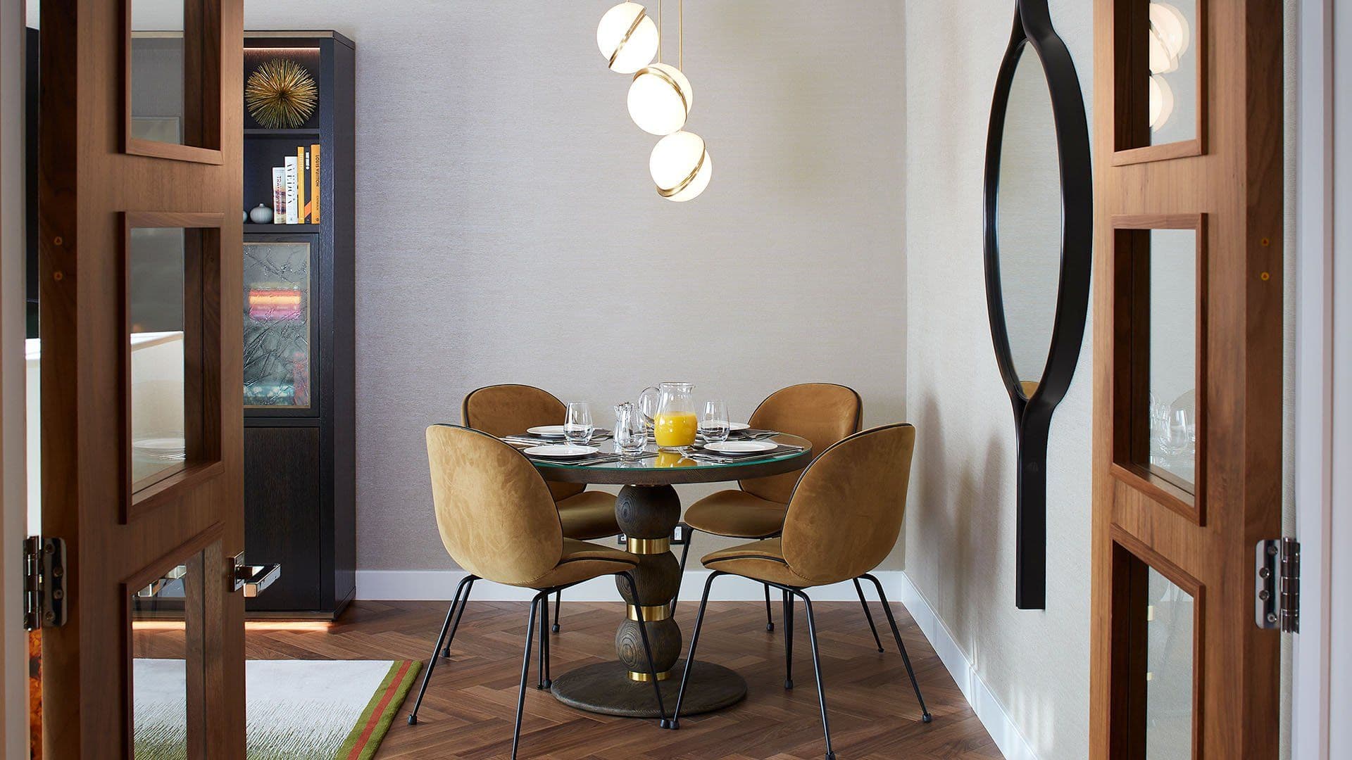 Kensington Luxury Apartments interior photo 3